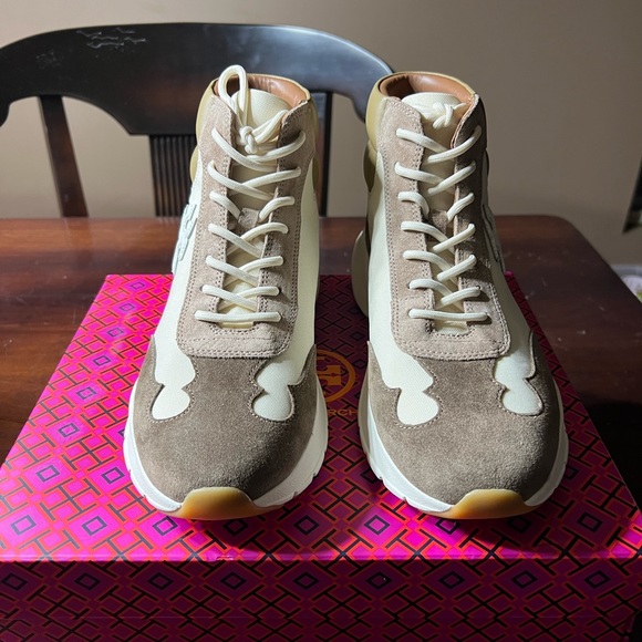 Tory Burch Good Luck Hiker NEW - Picture 6 of 10